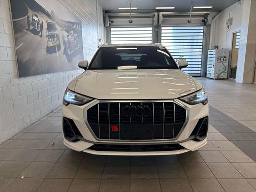 2022 Audi Q3 45 S line Premium
