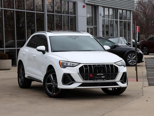 2022 Audi Q3 45 S line Premium