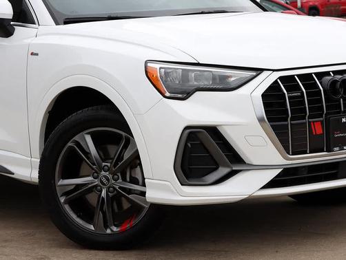 2022 Audi Q3 45 S line Premium