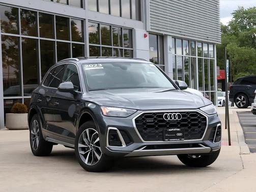Daytona Gray Pearl Effect 2023 Audi Q5 45 S line Premium Plus