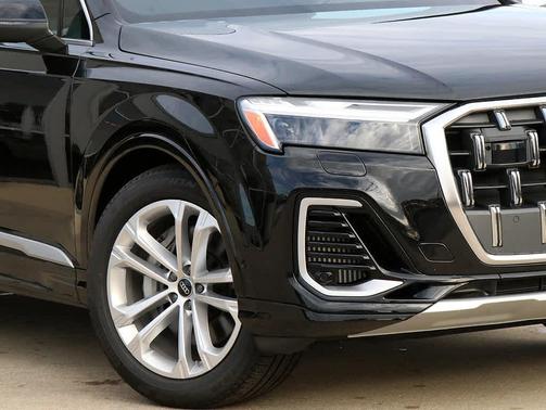 2026 Audi Q7 55 Premium Plus