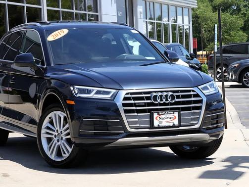 Moonlight Blue Metallic 2019 Audi Q5 2.0T Premium Plus