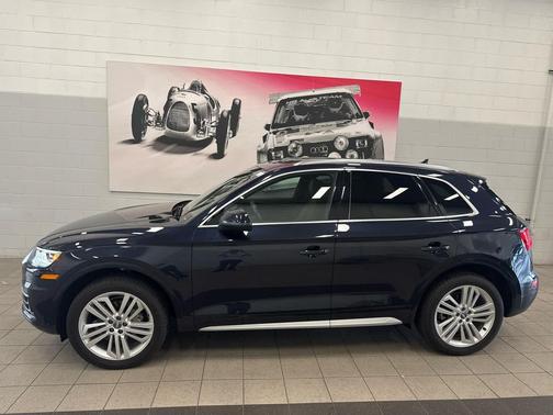 Moonlight Blue Metallic 2019 Audi Q5 2.0T Premium Plus