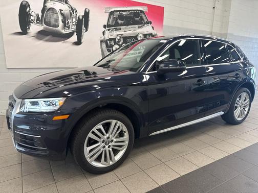 Moonlight Blue Metallic 2019 Audi Q5 2.0T Premium Plus