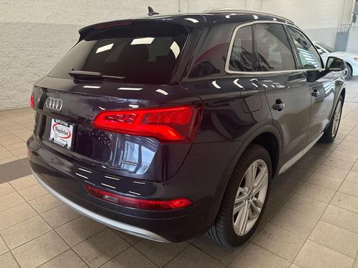 Moonlight Blue Metallic 2019 Audi Q5 2.0T Premium Plus