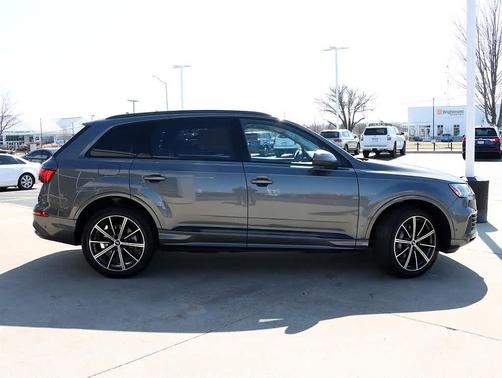 2023 Audi Q7 55 Premium Plus