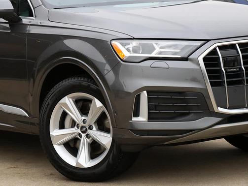 2023 Audi Q7 45 Premium Plus