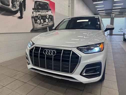 2023 Audi Q5 40 Premium Plus