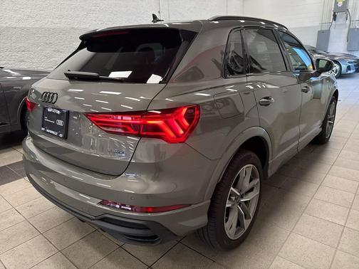 2023 Audi Q3 Premium 45 TFSI S line quattro Tiptronic