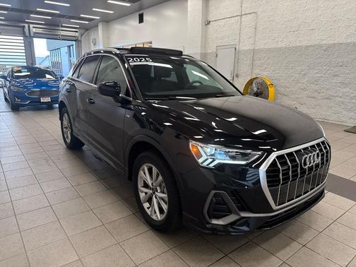 2025 Audi Q3 Premium 45 TFSI S line quattro Tiptronic