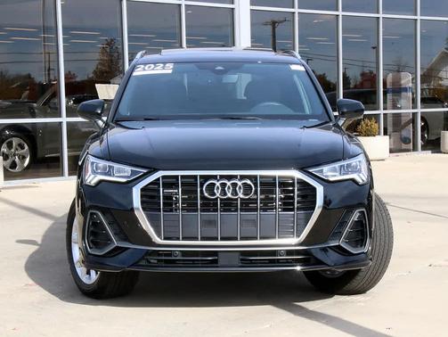 2025 Audi Q3 Premium 45 TFSI S line quattro Tiptronic
