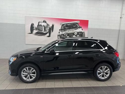 2025 Audi Q3 Premium 45 TFSI S line quattro Tiptronic