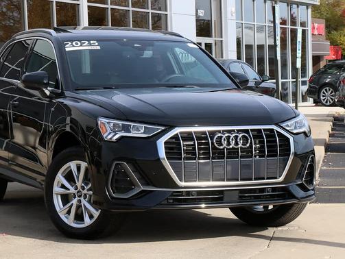 2025 Audi Q3 Premium 45 TFSI S line quattro Tiptronic