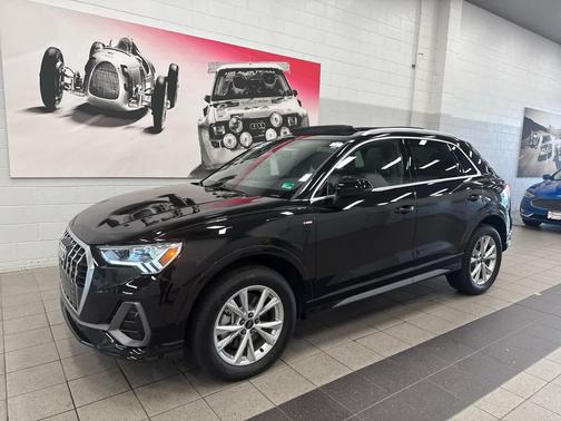 2025 Audi Q3 Premium 45 TFSI S line quattro Tiptronic