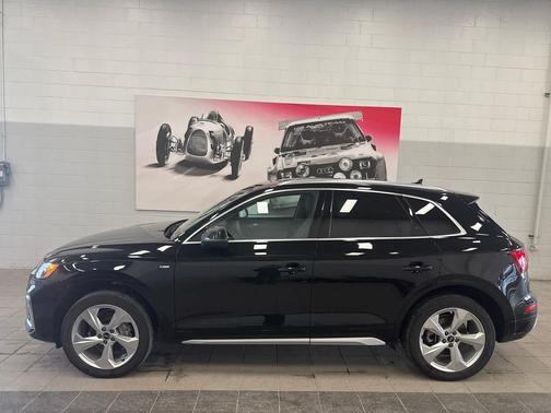 2022 Audi Q5 45 S line Premium Plus