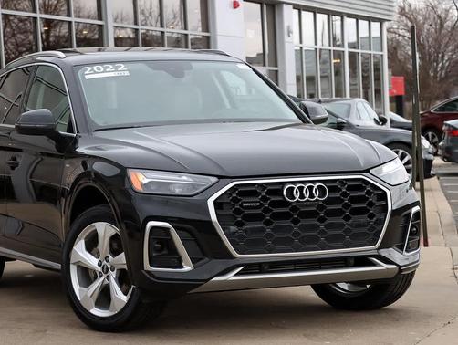 2022 Audi Q5 45 S line Premium Plus