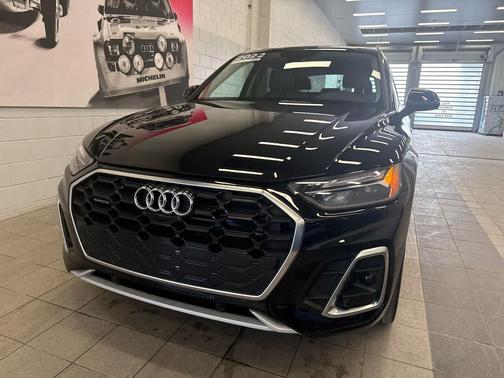 2022 Audi Q5 45 S line Premium Plus