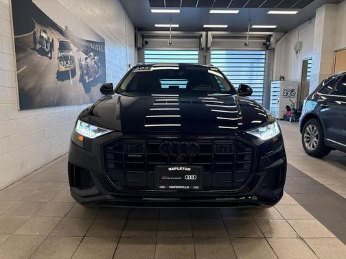 Mythos Black Metallic 2022 Audi Q8 55 Prestige
