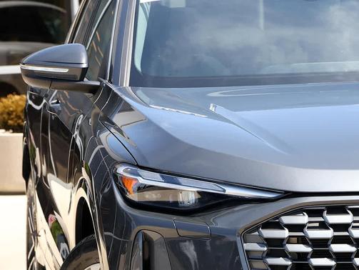 Tambora Gray Metallic 2025 Audi Q5 Premium TFSI quattro S tronic