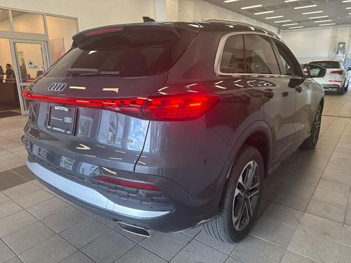Tambora Gray Metallic 2025 Audi Q5 Premium TFSI quattro S tronic