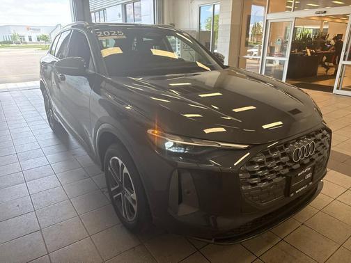 Tambora Gray Metallic 2025 Audi Q5 Premium TFSI quattro S tronic