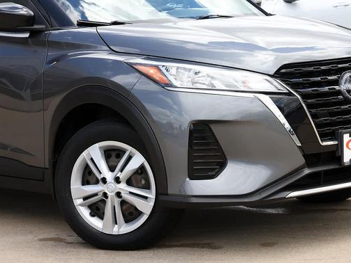 Gun Metallic 2022 Nissan Kicks S