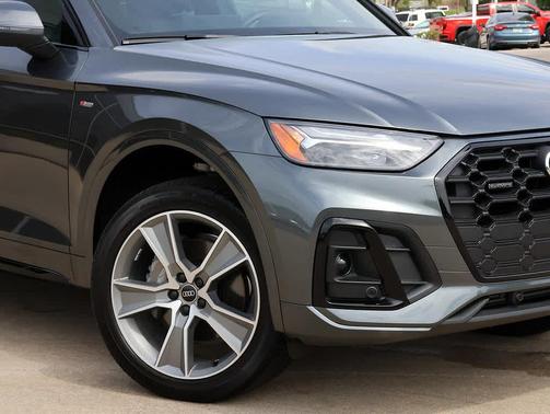 Daytona Gray Pearl Effect 2025 Audi Q5 45 S line Premium