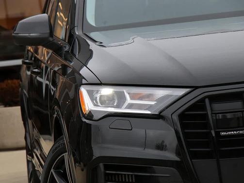 2023 Audi Q7 55 Premium Plus