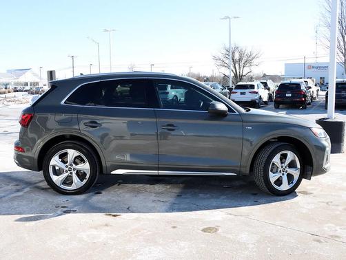 2023 Audi Q5 45 S line Premium Plus