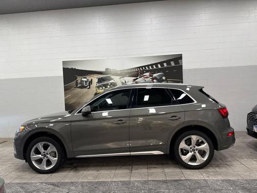 2023 Audi Q5 45 S line Premium Plus