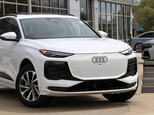 2025 Audi Q6 e-tron Premium quattro