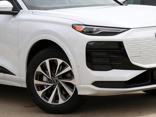 2025 Audi Q6 e-tron Premium quattro