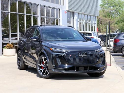 Daytona Gray Pearl Effect 2027 Audi SQ6 e-tron Premium Plus
