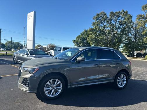 2022 Audi Q3 45 S line Premium