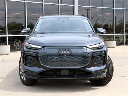 2025 Audi Q6 e-tron Premium quattro