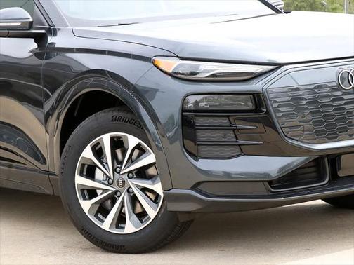 2025 Audi Q6 e-tron Premium quattro