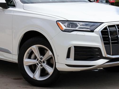 Carrara White 2023 Audi Q7 45 Premium