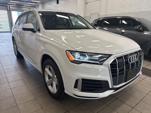 Carrara White 2023 Audi Q7 45 Premium