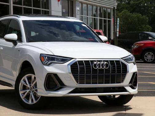 2025 Audi Q3 45 S line Premium Plus