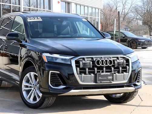 2025 Audi Q7 55 Premium Plus
