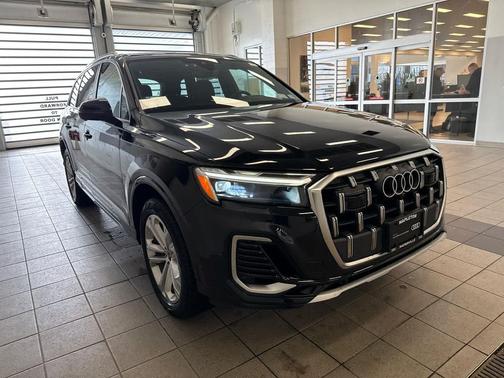 2025 Audi Q7 55 Premium Plus