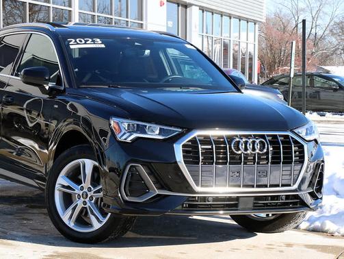 2023 Audi Q3 45 S line Premium Plus
