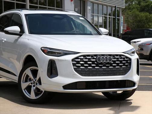 2025 Audi Q5 Premium Plus