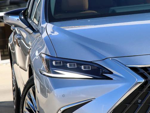 2025 Lexus ES 350 Ultra Luxury