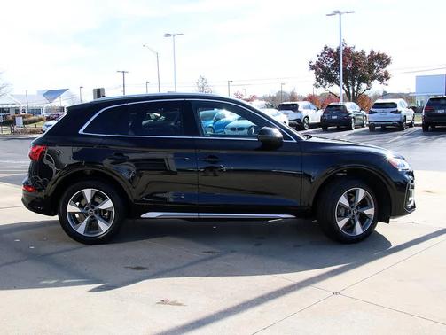 2023 Audi Q5 40 Premium Plus