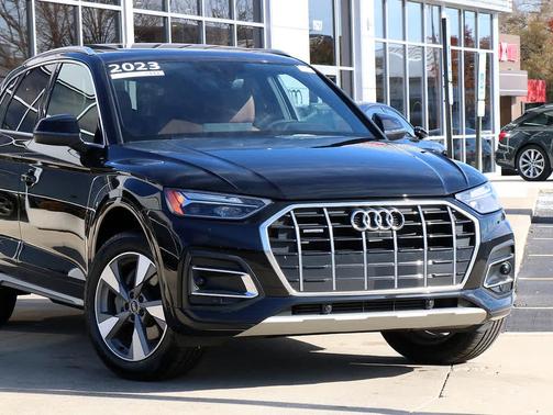 2023 Audi Q5 40 Premium Plus