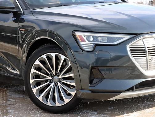 2019 Audi e-tron Premium Plus