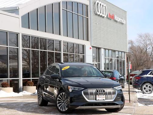 2019 Audi e-tron Premium Plus