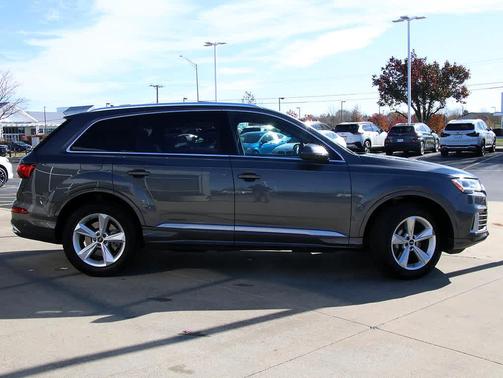 2024 Audi Q7 45 Premium