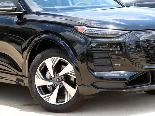 2025 Audi Q6 e-tron Premium Plus quattro